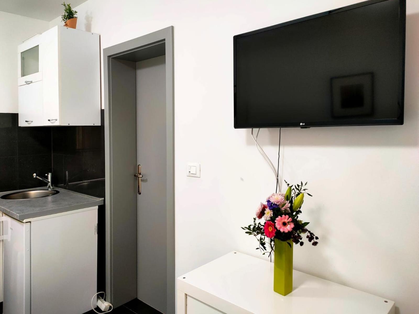 Rafael Apartments Медулин Екстер'єр фото